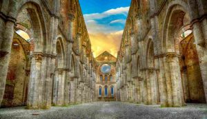 Abbazia in rovina (Pixabay)