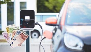 Auto elettrica e costi (Pixabay foto)