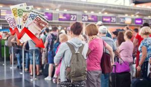 Fila in aeroporto e risparmio (Depositphotos foto)