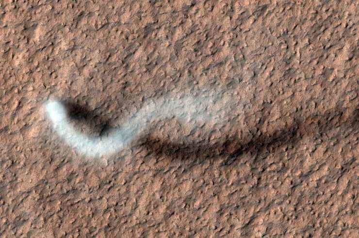 Illustrazione di un diavolo visto dall'alto (NASA_JPL-Caltech_Univ. of Arizona FOTO) - aerospacecue.it