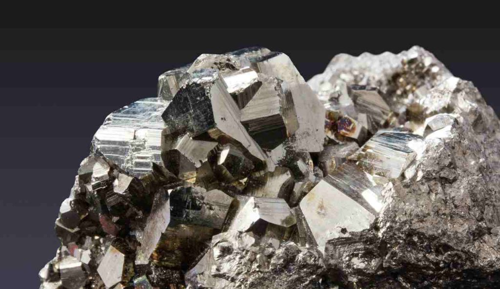 Illustrazione di un minerale (Pexels FOTO) - www.aerospacecue.it