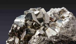 Illustrazione di un minerale (Pexels FOTO) - www.aerospacecue.it