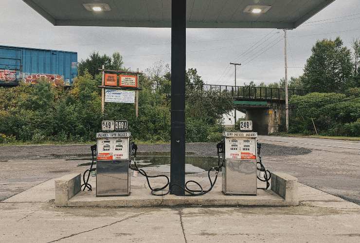 Illustrazione di una stazione in disuso (pexels FOTO) - www.aerospacecue.it