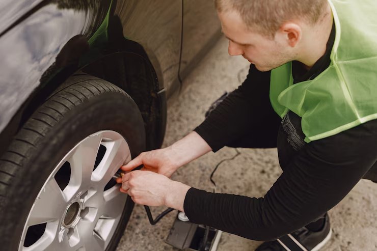 Sostituzione gomme (Freepik) - aerospacecue.it