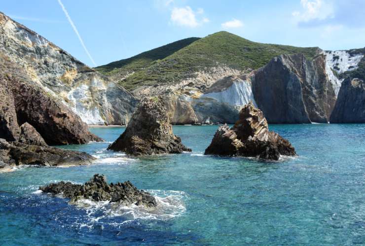 Illustrazione del mare di Ponza (Canva FOTO) - aerospacecue.it