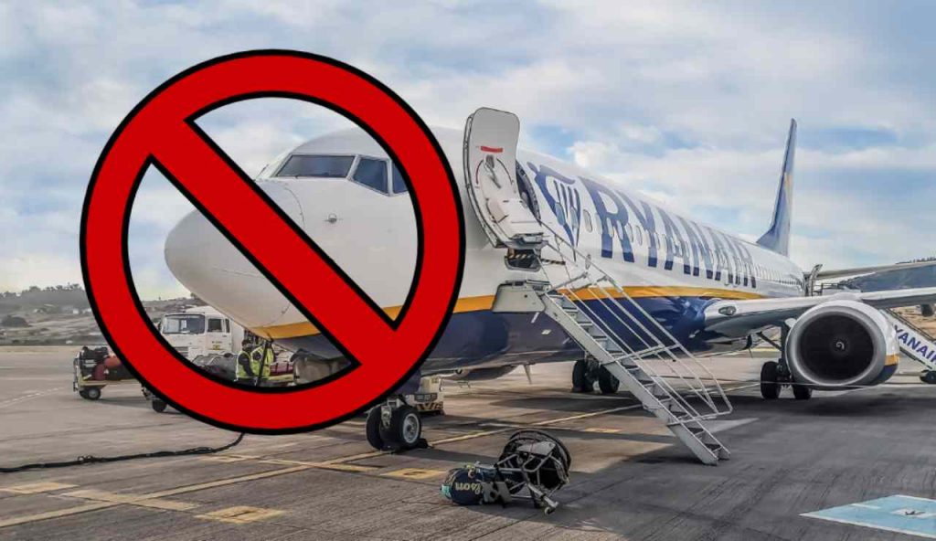 Illustrazione di un divieto su Ryanair (Canva FOTO) - aerospacecue.it