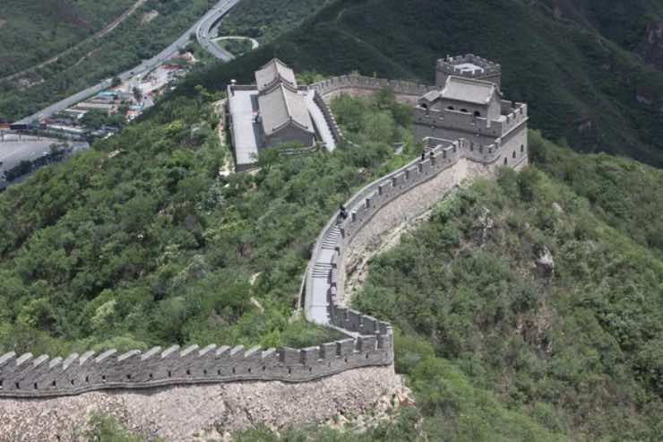 Spazio costruzione bianca deserta cosa vedere