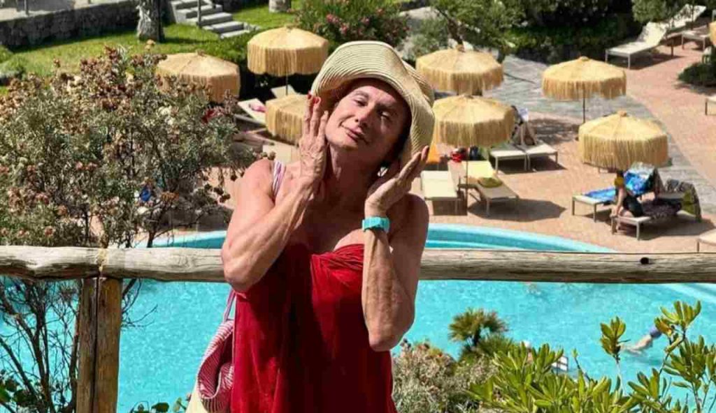 Vladimir Luxuria in vacanza (vladimirluxuria - instagram screenshot) - www.aerospacecue.it