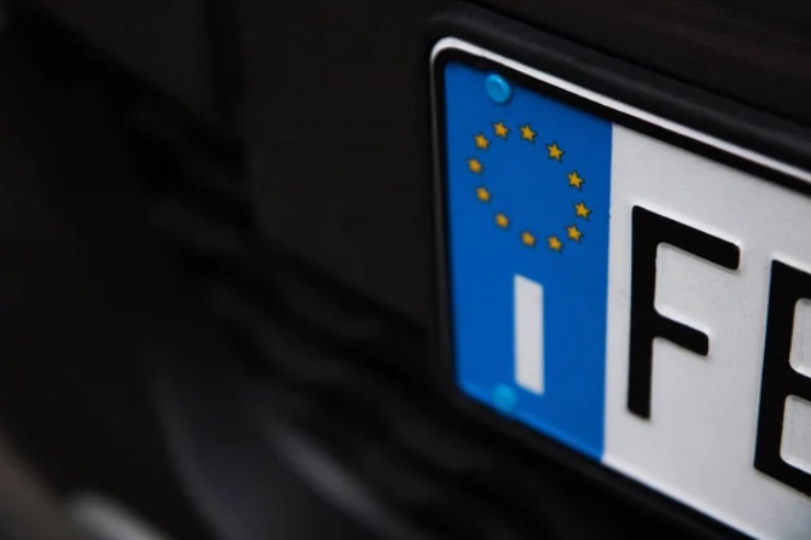 Targa auto 