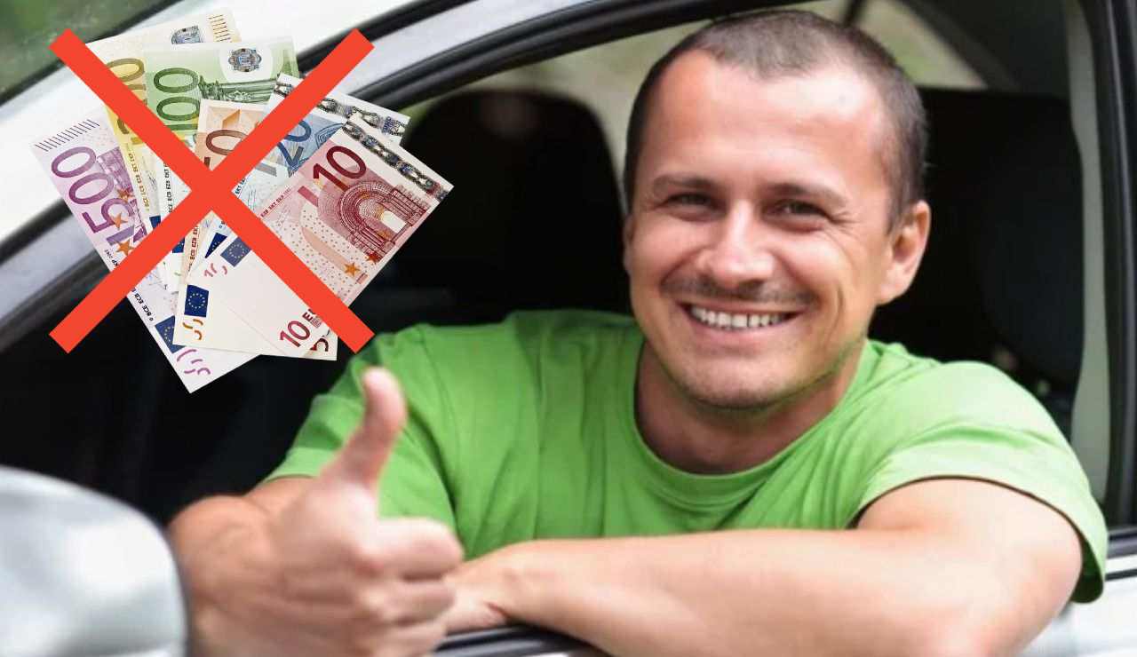 Uomo felice in auto (Depositphotos foto) - www.aerospacecue.it