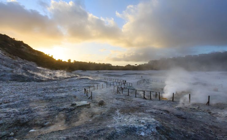 La solfatara di Pozzuoli (Depositphotos foto) - www.aerospacecue.it