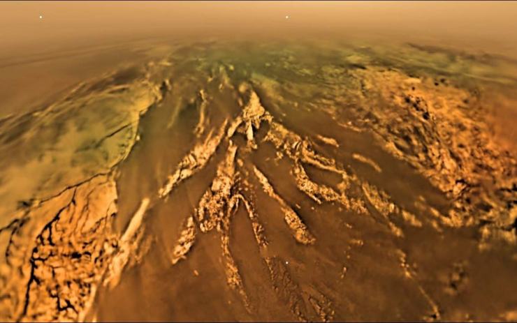 Superficie di Titano (Videofromspace youtube screenshot) - www.aerospacecue.it