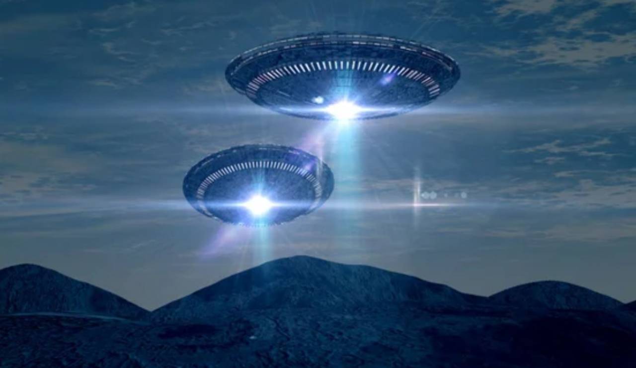 Ufo in cielo (Depositphotos foto) - www.aerospacecue.it