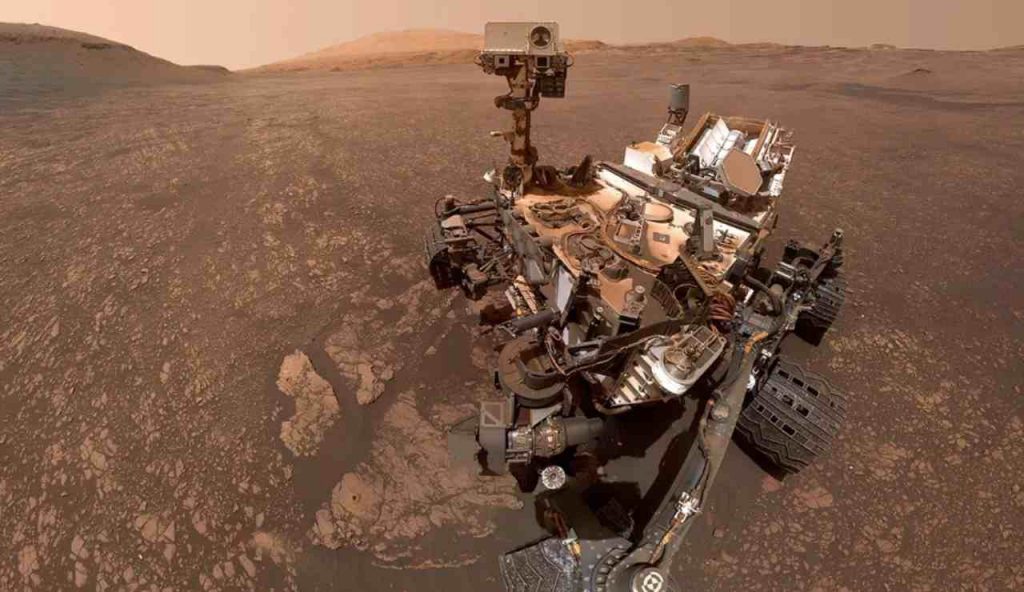 Curiosity su Marte (NASA foto) - www.aerospacecue.it