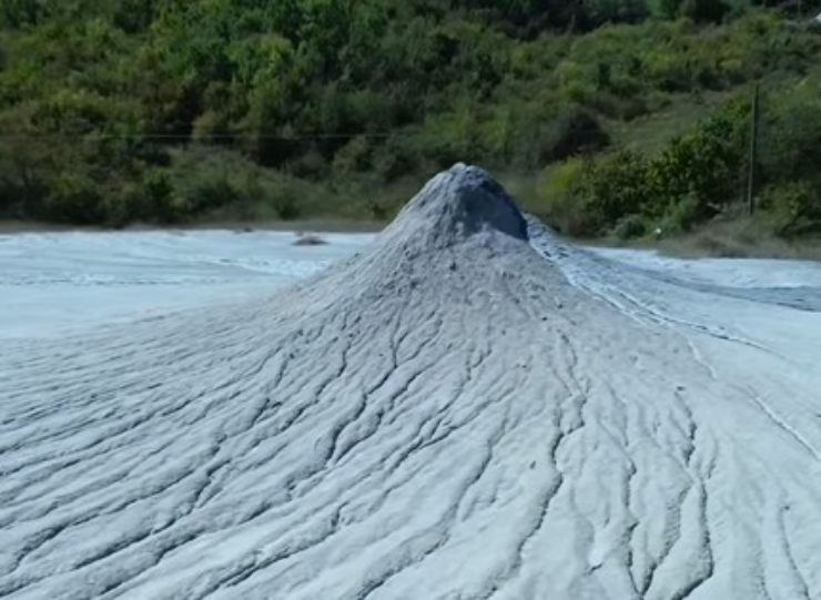 Il particolare vulcano (Lorenzo Maddalena - instagram screenshot) - www.aerospacecue.it