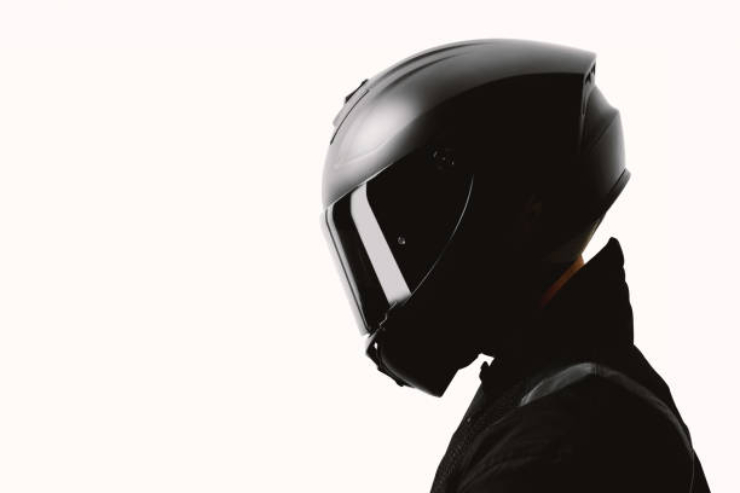 Casco con visiera nera