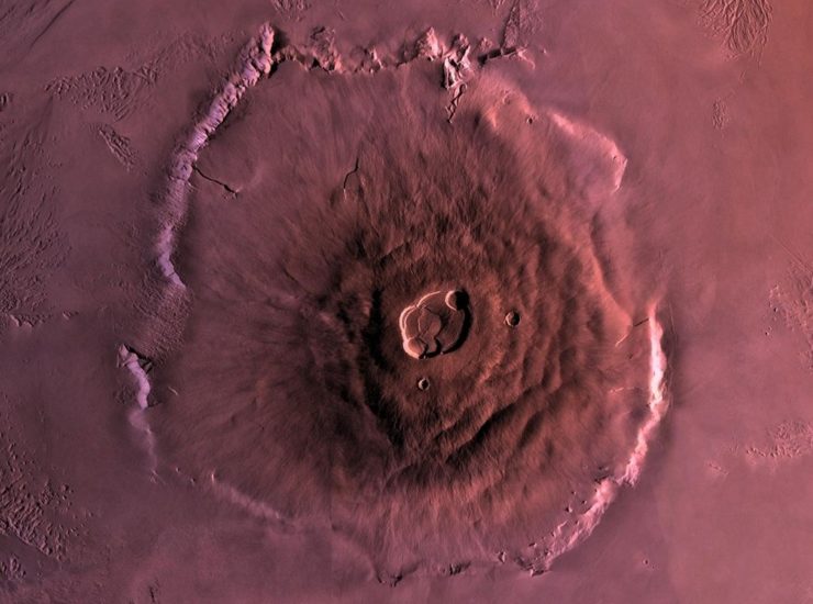 L'enorme Mons Olympus (NASA foto) - www.aerospacecue.it