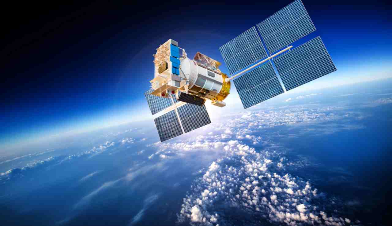 Satellite (Depositphotos foto) - www.aerospacecue.it