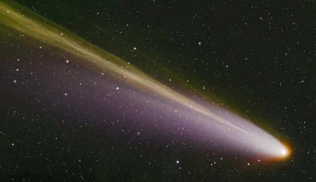 Cometa dorata (Depositphotos foto) - www.aerospacecue.it